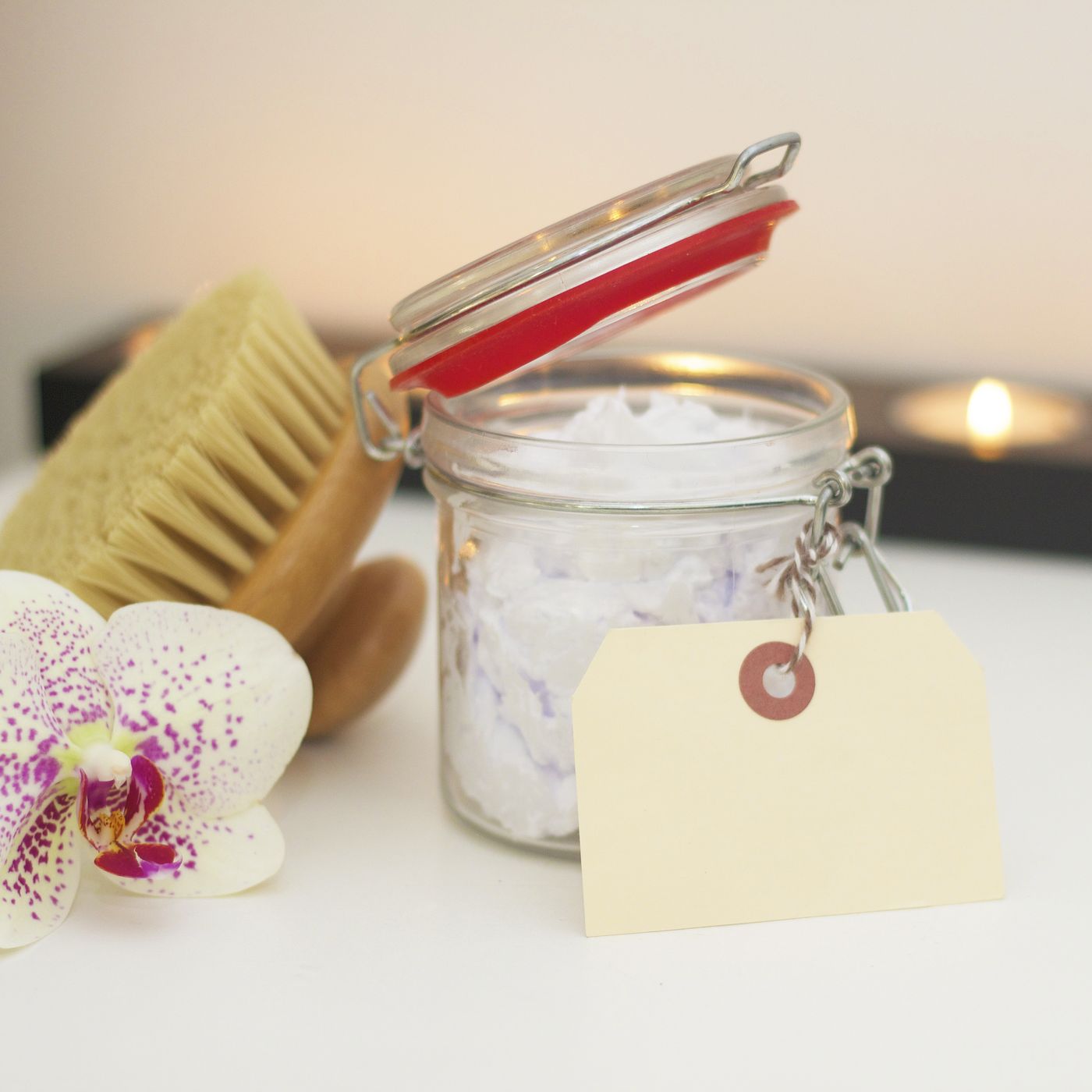 A body scrub being applied during a treatment